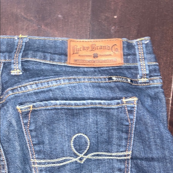 Lucky Brand size 12/31 Regular Women's Dark Indigo Flare Jeans Sofia Boot. - Picture 6 of 10